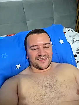 Snapshot of KarlosCarutox chatting on November 26, 2025, 5:24 pm KarlosCarutox online show from November 26, 2025, 5:24 pm