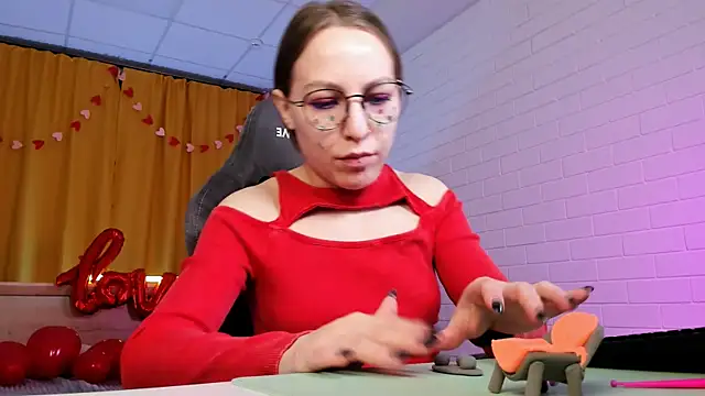 Snapshot of AphexQueen chatting on February 17, 2025, 4:17 pm AphexQueen online show from February 17, 2025, 4:17 pm