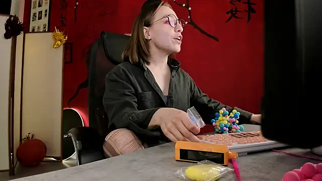 Snapshot of AphexQueen chatting on March 8, 2025, 7:20 pm AphexQueen online show from March 8, 2025, 7:20 pm