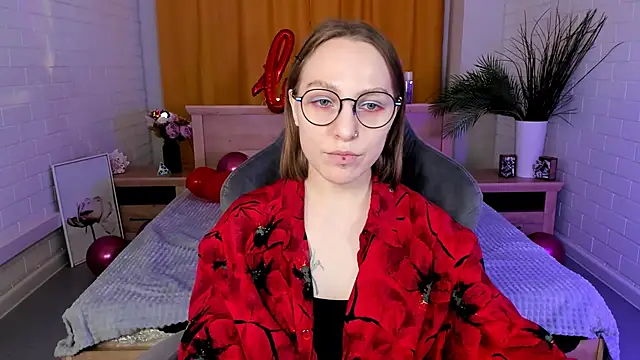 Snapshot of AphexQueen chatting on February 12, 2025, 4:11 pm AphexQueen online show from February 12, 2025, 4:11 pm