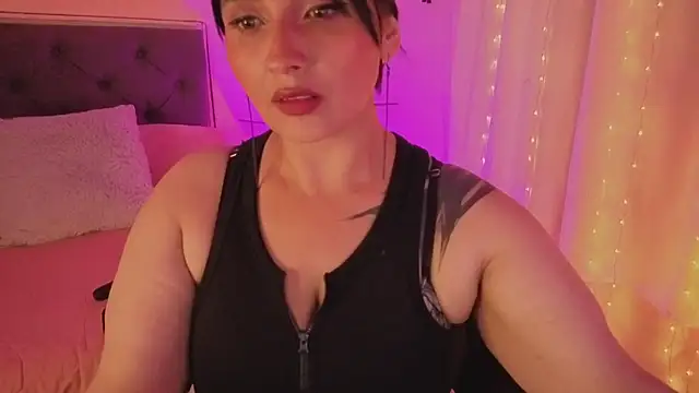 Snapshot of emily_leinner chatting on July 10, 2026, 4:01 am emily leinner online show from July 10, 2026, 4:01 am
