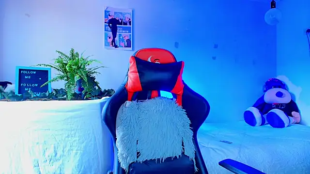 Snapshot of twink_sebas_ chatting on November 19, 2025, 5:02 pm twink sebas online show from November 19, 2025, 5:02 pm