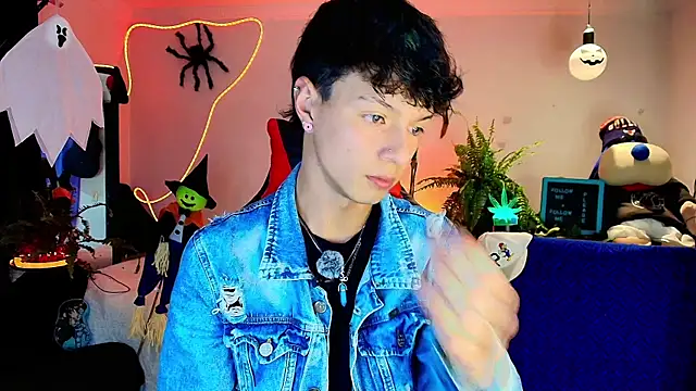 Snapshot of twink_sebas_ chatting on October 22, 2025, 1:05 am twink sebas online show from October 22, 2025, 1:05 am