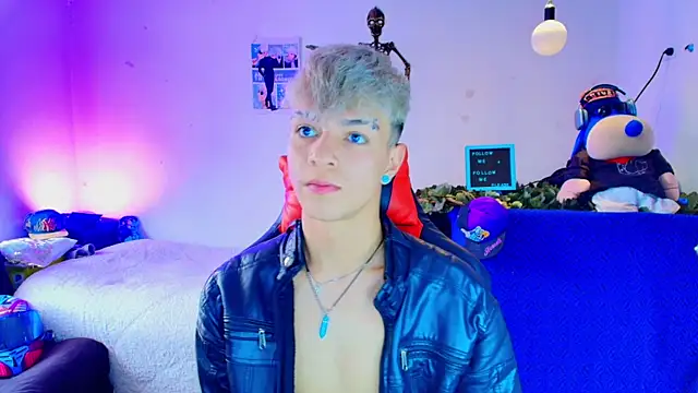 Snapshot of twink_sebas_ chatting on November 13, 2025, 3:49 pm twink sebas online show from November 13, 2025, 3:49 pm