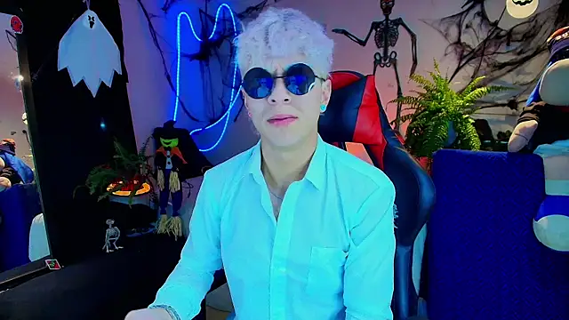 Snapshot of twink_sebas_ chatting on October 31, 2025, 6:32 am twink sebas online show from October 31, 2025, 6:32 am