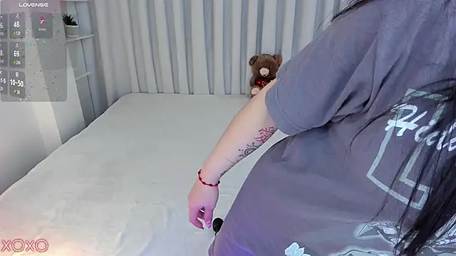 misshoneyxxx online show from February 7, 2026, 4:42 am