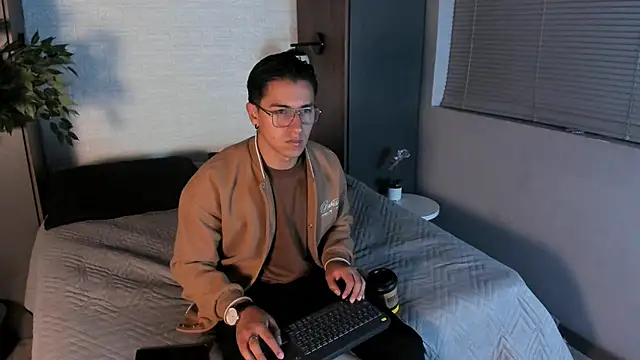 Andy Joy  online show from November 14, 2025, 11:25 am