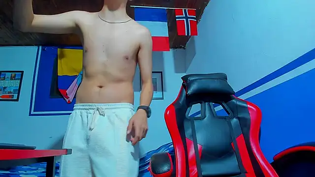 Snapshot of maxowens_oficial chatting on February 27, 2026, 7:24 pm maxowens oficial online show from February 27, 2026, 7:24 pm