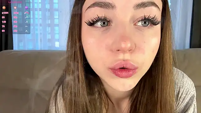 Snapshot of LindaFarmer chatting on December 2, 2025, 4:14 am LindaFarmer online show from December 2, 2025, 4:14 am