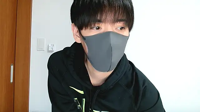 Snapshot of itsme_LEON chatting on March 17, 2025, 1:08 pm itsme LEON online show from March 17, 2025, 1:08 pm