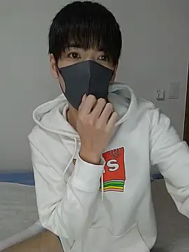 Snapshot of itsme_LEON chatting on December 27, 2024, 1:28 pm itsme LEON online show from December 27, 2024, 1:28 pm