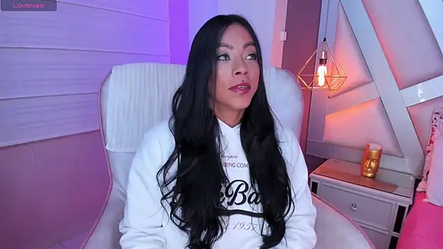 Amber villalobos  online show from September 25, 2025, 3:45 am