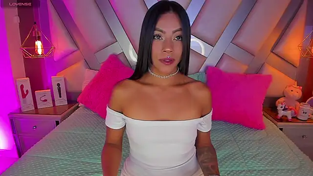 Snapshot of Amber_villalobos_ chatting on January 17, 2026, 12:48 am Amber villalobos online show from January 17, 2026, 12:48 am