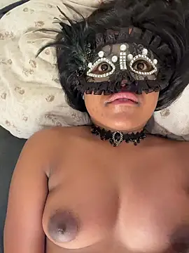 Snapshot of Bella_Luna18 chatting on December 16, 2025, 7:07 pm Bella Luna18 online show from December 16, 2025, 7:07 pm