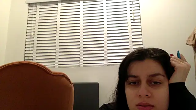 Snapshot of CherryRoxanne chatting on January 1, 2025, 12:32 am CherryRoxanne online show from January 1, 2025, 12:32 am