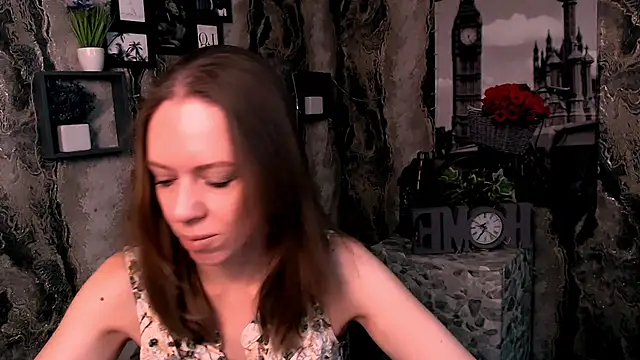 Snapshot of GloriaSi_ chatting on December 1, 2025, 6:14 am GloriaSi online show from December 1, 2025, 6:14 am