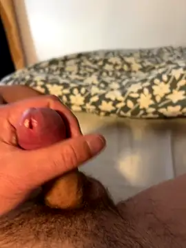  t0ni0  online show from October 7, 2025, 9:32 am