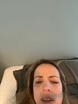 Snapshot of Annelibre chatting on February 9, 2025, 7:15 am Annelibre online show from February 9, 2025, 7:15 am