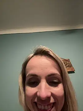 Snapshot of Annelibre chatting on February 27, 2025, 9:36 pm Annelibre online show from February 27, 2025, 9:36 pm