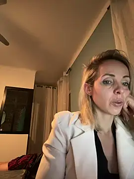 Snapshot of Annelibre chatting on March 7, 2025, 9:59 pm Annelibre online show from March 7, 2025, 9:59 pm