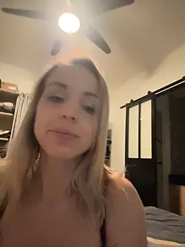 Snapshot of Annelibre chatting on January 23, 2025, 8:35 pm Annelibre online show from January 23, 2025, 8:35 pm