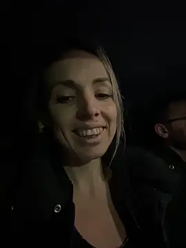 Snapshot of Annelibre chatting on January 4, 2025, 6:09 pm Annelibre online show from January 4, 2025, 6:09 pm