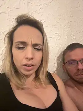 Snapshot of Annelibre chatting on January 2, 2025, 9:28 pm Annelibre online show from January 2, 2025, 9:28 pm