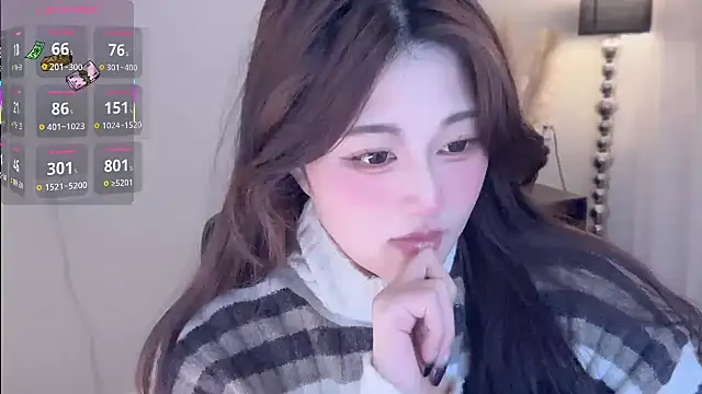 Strawberrybabyy1 online show from October 25, 2025, 5:46 pm