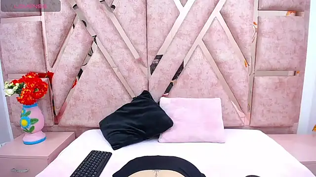 CataleyaLars20 online show from April 14, 2026, 1:16 pm