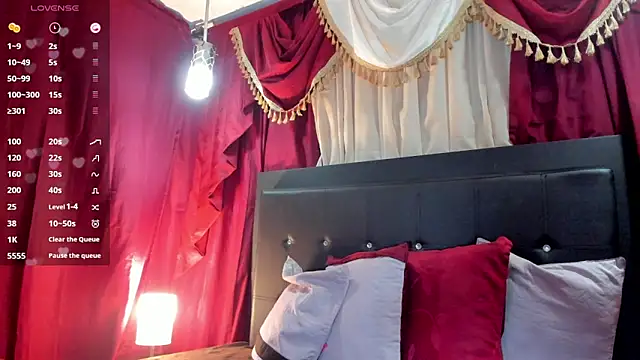 Snapshot of brittany_williams_ chatting on December 4, 2025, 4:00 am brittany williams online show from December 4, 2025, 4:00 am