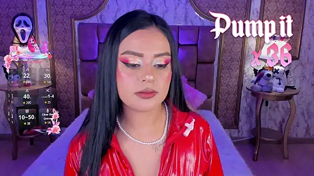 SoffiQueen online show from November 6, 2025, 5:28 pm