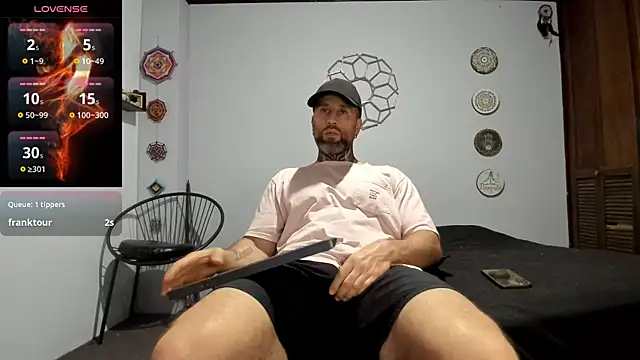 Snapshot of Antoniohot2024 chatting on November 13, 2025, 12:25 am Antoniohot2024 online show from November 13, 2025, 12:25 am