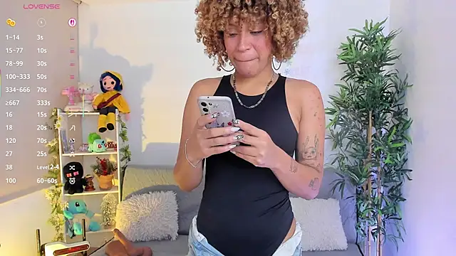 natty romanof 18 online show from February 11, 2026, 11:43 am