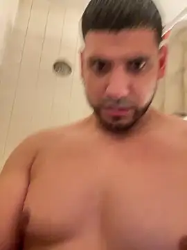 Snapshot of Insaneskillzz69 chatting on April 13, 2026, 8:35 pm Insaneskillzz69 online show from April 13, 2026, 8:35 pm