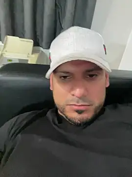 Snapshot of Insaneskillzz69 chatting on April 14, 2026, 1:49 pm Insaneskillzz69 online show from April 14, 2026, 1:49 pm