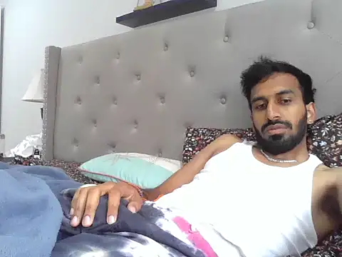 Snapshot of skinny__boy__ chatting on November 13, 2025, 4:11 pm skinny boy online show from November 13, 2025, 4:11 pm