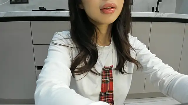 Mia Meow  online show from November 13, 2025, 8:35 pm