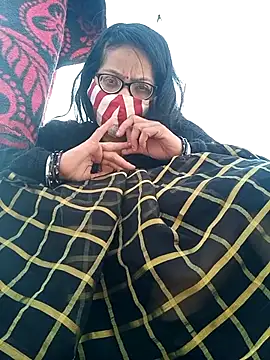 heenage online show from November 15, 2025, 9:35 am