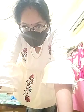 Snapshot of heenage chatting on September 15, 2025, 8:15 am heenage online show from September 15, 2025, 8:15 am