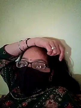 Snapshot of heenage chatting on February 27, 2025, 4:57 am heenage online show from February 27, 2025, 4:57 am