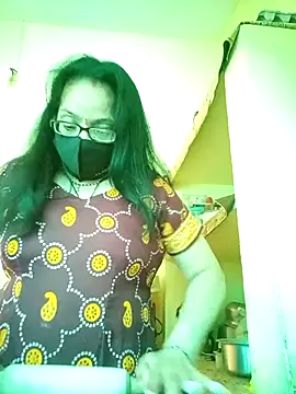 Snapshot of heenage chatting on March 11, 2025, 5:35 am heenage online show from March 11, 2025, 5:35 am