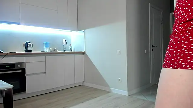 Snapshot of Emma_Flin chatting on November 25, 2025, 4:13 am Emma Flin online show from November 25, 2025, 4:13 am