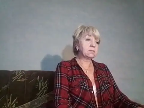 Snapshot of AnjelElinor chatting on December 18, 2025, 11:25 am AnjelElinor online show from December 18, 2025, 11:25 am