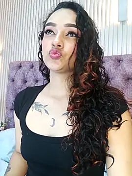 EMILYY FOXY online show from November 27, 2025, 7:14 pm