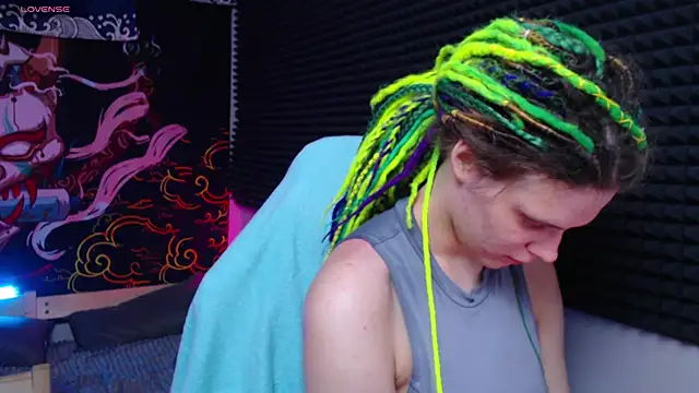 Snapshot of KIKI_Krash chatting on November 4, 2025, 9:57 am KIKI Krash online show from November 4, 2025, 9:57 am