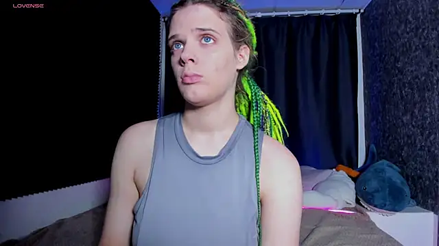 Snapshot of KIKI_Krash chatting on October 25, 2025, 10:03 am KIKI Krash online show from October 25, 2025, 10:03 am