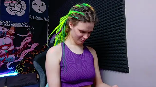 Snapshot of KIKI_Krash chatting on December 2, 2025, 10:17 am KIKI Krash online show from December 2, 2025, 10:17 am