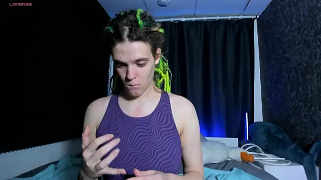 Snapshot of KIKI_Krash chatting on November 26, 2025, 10:04 am KIKI Krash online show from November 26, 2025, 10:04 am