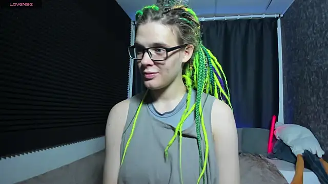 Snapshot of KIKI_Krash chatting on September 27, 2025, 9:48 am KIKI Krash online show from September 27, 2025, 9:48 am