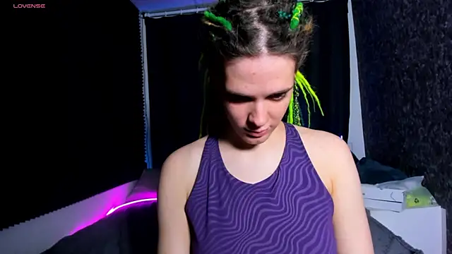 Snapshot of KIKI_Krash chatting on November 30, 2025, 10:49 am KIKI Krash online show from November 30, 2025, 10:49 am